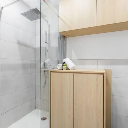 Petit 2 Pieces Dans La Vieille - B